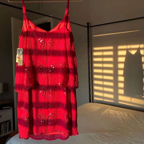 BRAND NEW with tags!! Laundry by Shelli Segal 🌟! - Picture 2 of 6